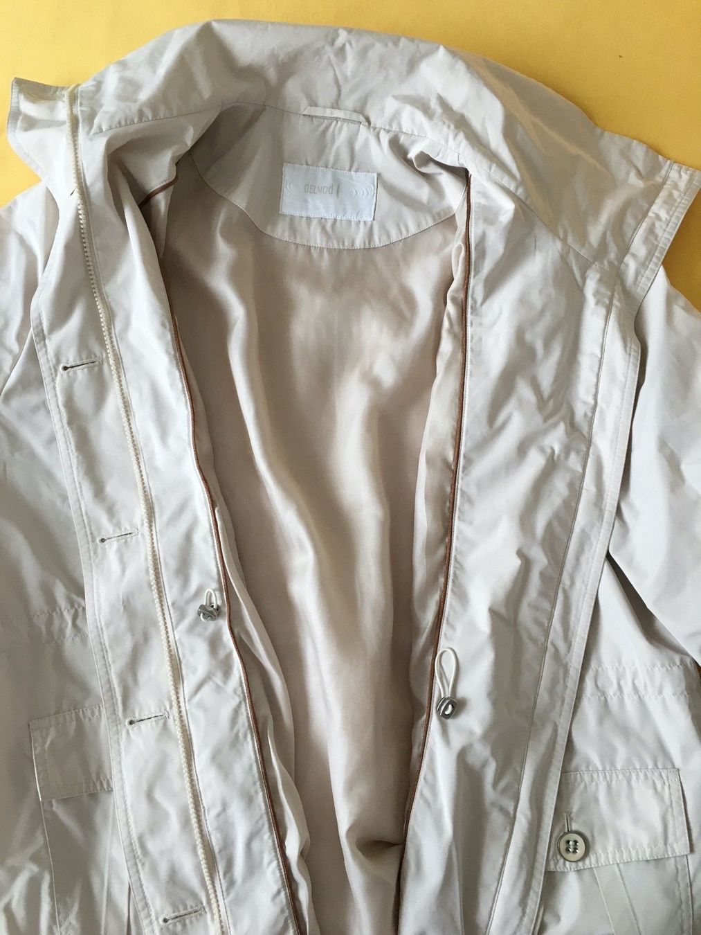 Giacche: Neuwertige steinfarbene Windjacke – Usato da Bern venduto da Smile-2707 4