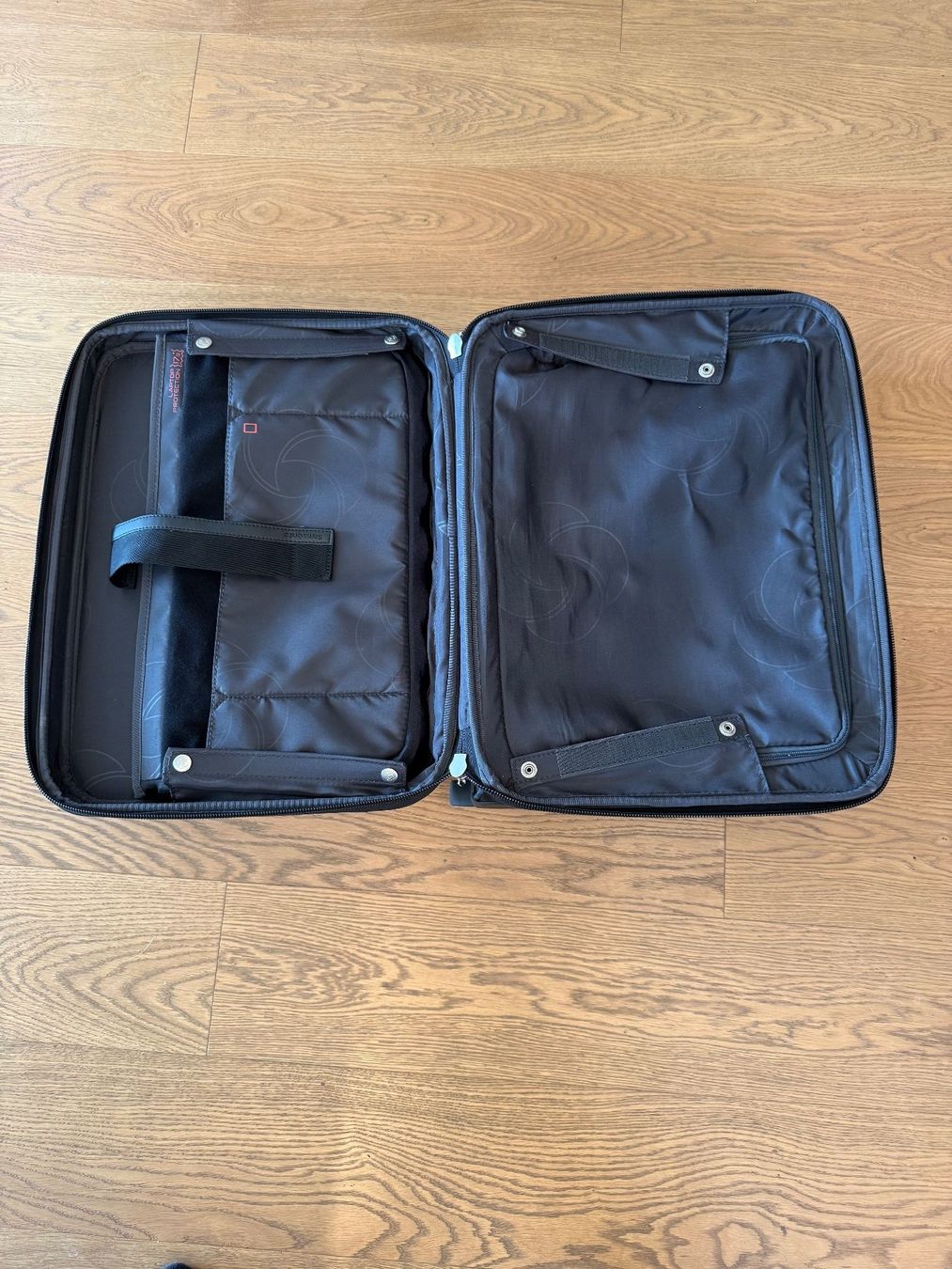 Samsonite Valigie: Samsonite Business Rollkoffer mit Kleiderfach – Usato da Merlischachen venduto da claudiabaumann 1