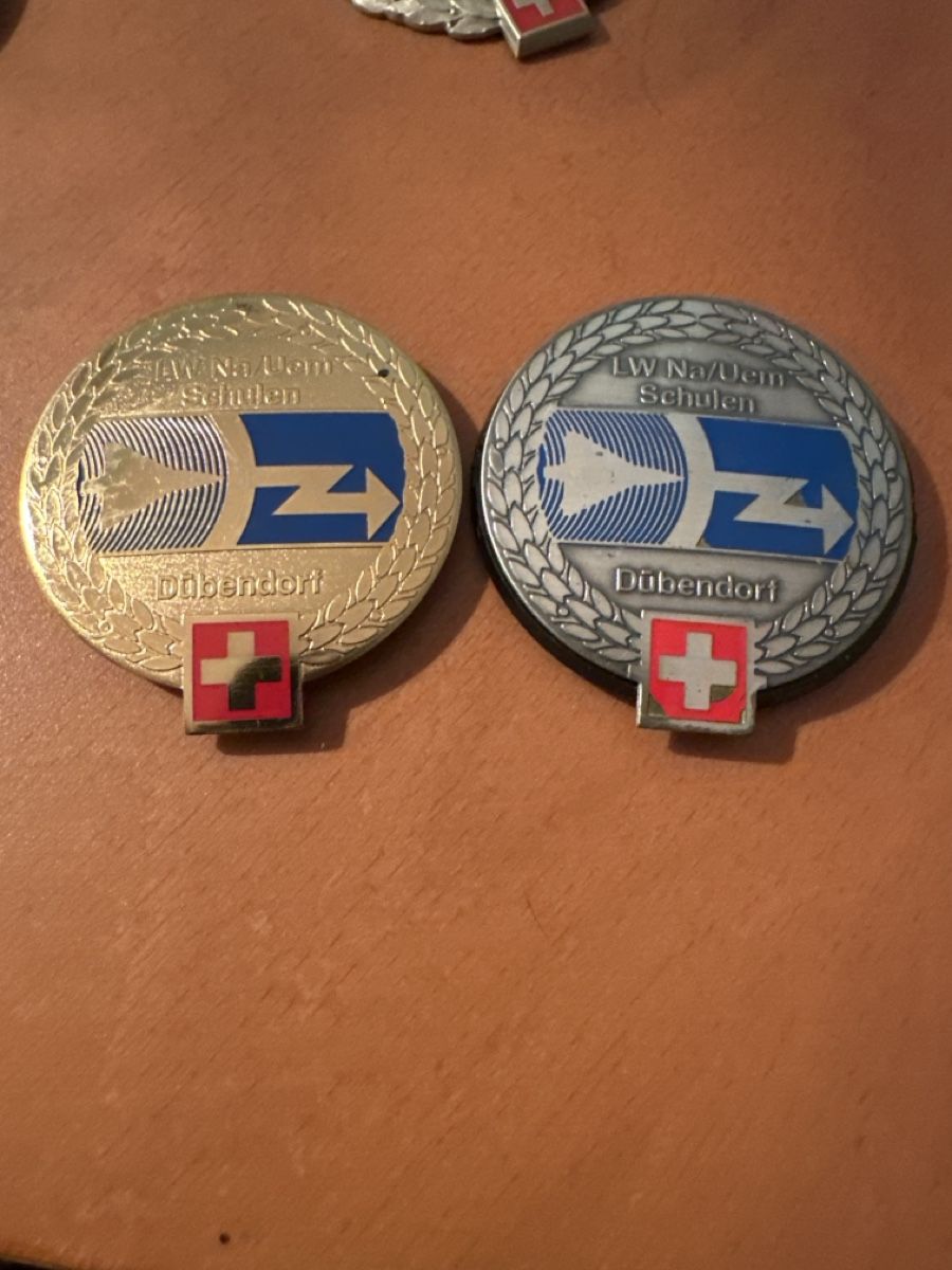 Armée suisse Plaquettes & Badges: Armee Dubendorf – D'occasion à Morbio Inferiore par Ecod