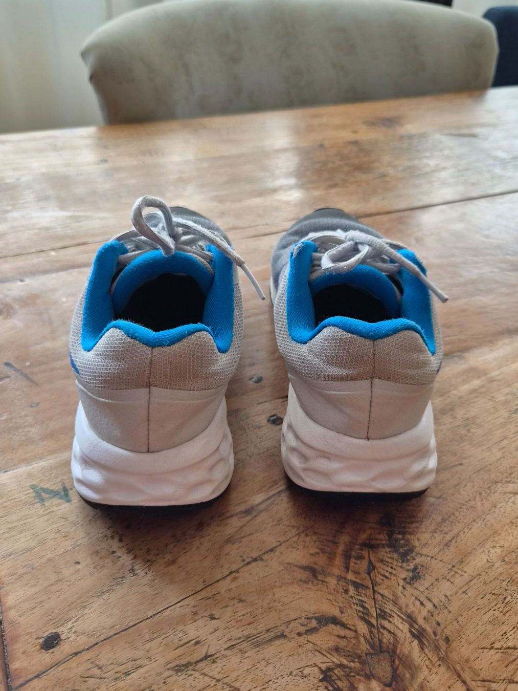 Nike Chaussures garçon: Nike Schuhe Gr.35.5 – D'occasion à Oberrieden par Raja011 5