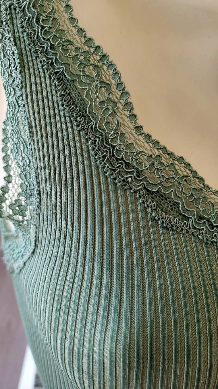 Nile Camicette: Nile edle Bluse & Spitzen-Top, Seide, Grösse S NEU – Nuovo e nell'imballaggio originale da Rüti ZH venduto da Kathleen 8
