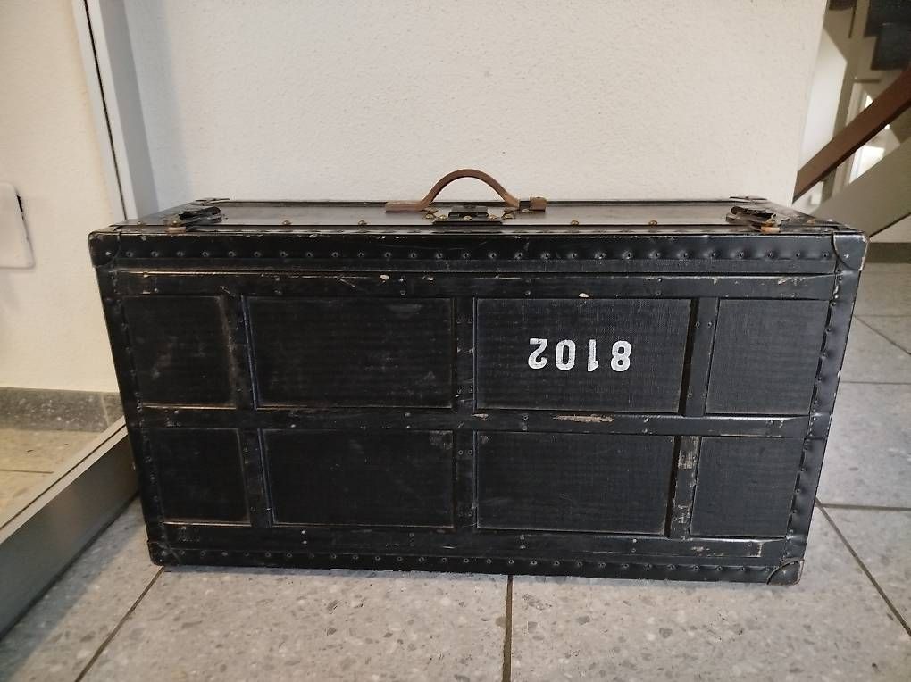 Reisekoffer: Schweizerarmee Holzkoffer  – Gebraucht aus Rupperswil von Viland_Dann