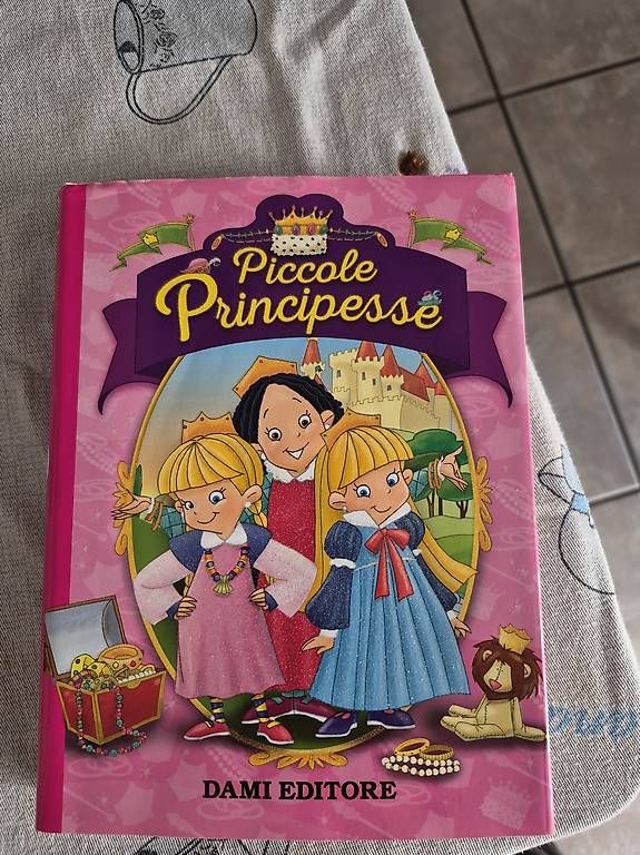 Bücher: Vendo libro per bambina – Gebraucht aus Pregassona von Paolinhaaa88
