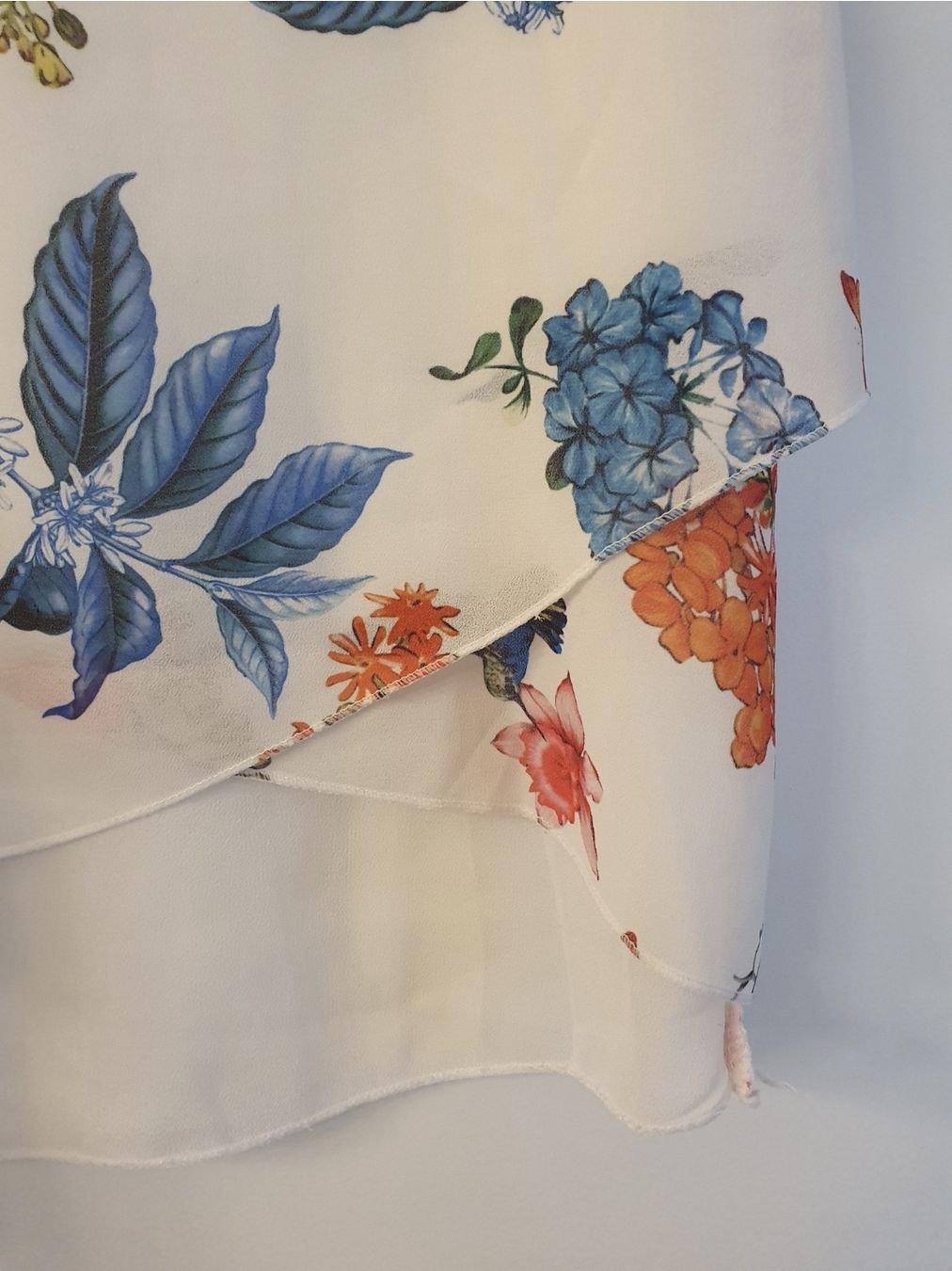 Camicette: Weisse Spitzenbluse mit Blumenprint gr. L – Nuovo (secondo la descrizione) da St.Gallen venduto da Avena135 1