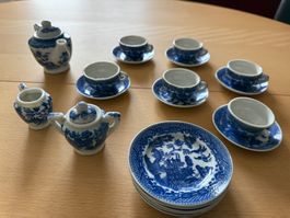 Schöner Puppen-Teeservice, blau-weiss, Dekor, Vintage!