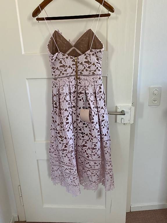 Vestiti: NEU Self Portrait Spitzenkleid Midi – Usato da Zürich venduto da vkummer 3