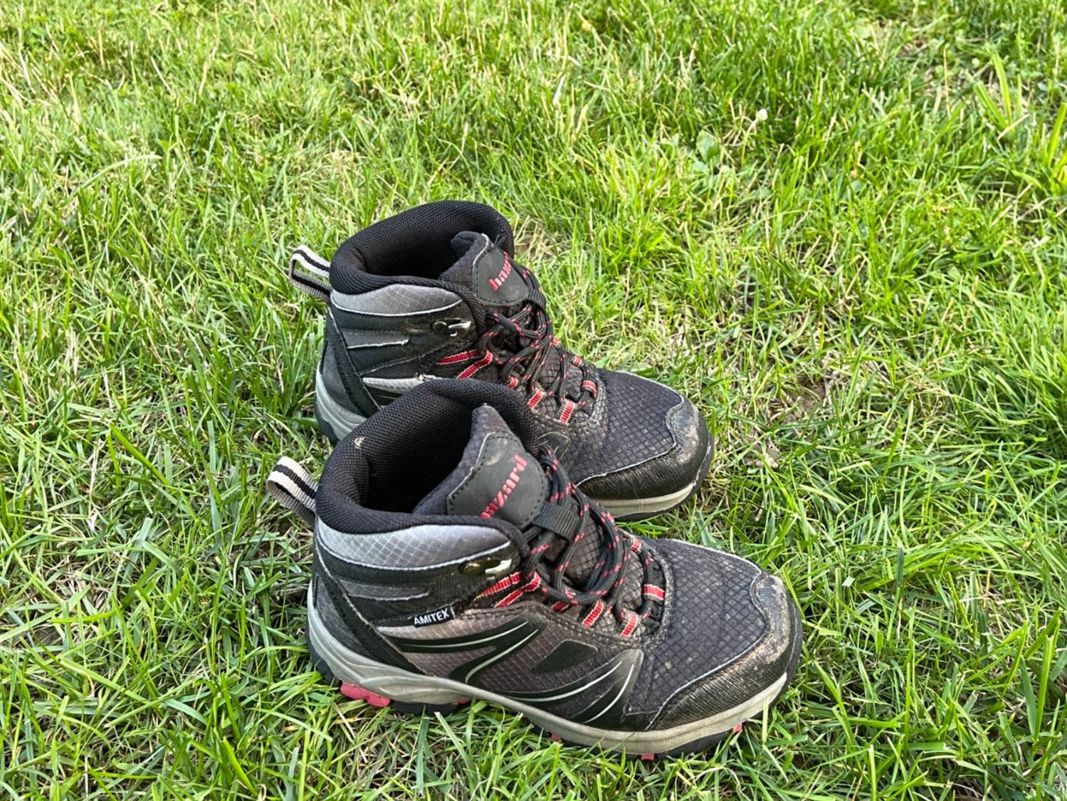 Schuhe für Jungen: Kinder Wanderschuhe Trekkingschuhe in Gr. 30 – Gebraucht aus Berikon von Samira08 1