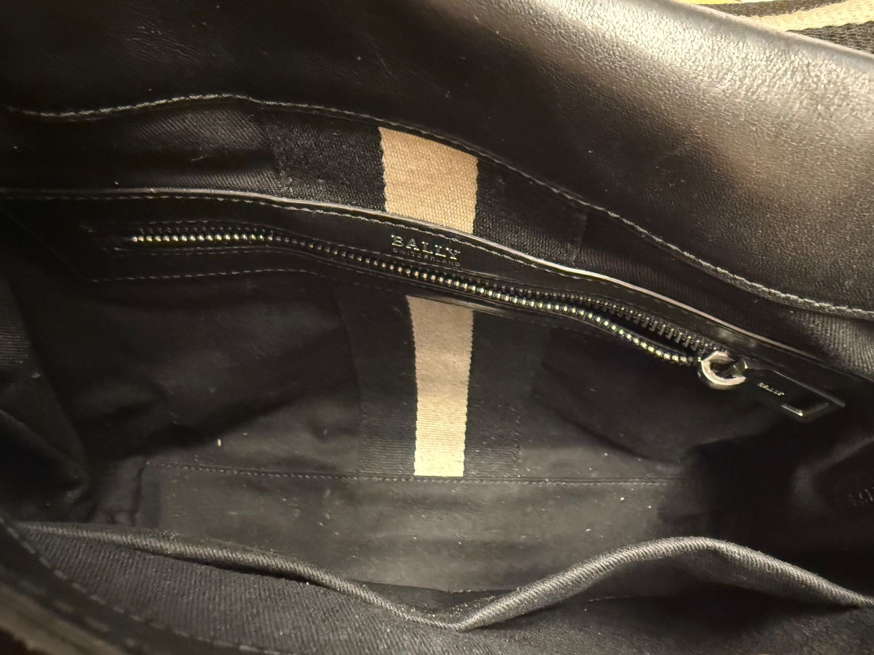 Bally Autres vêtements & accessoires: Sac en bandoulière Bally – D'occasion à Genève par Igoreuf 5