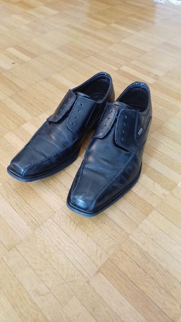 Bugatti Scarpe da uomo: Bugatti Lederschuhe Schwarz Gr. 42 – Usato da Brüttisellen venduto da bit_rr72