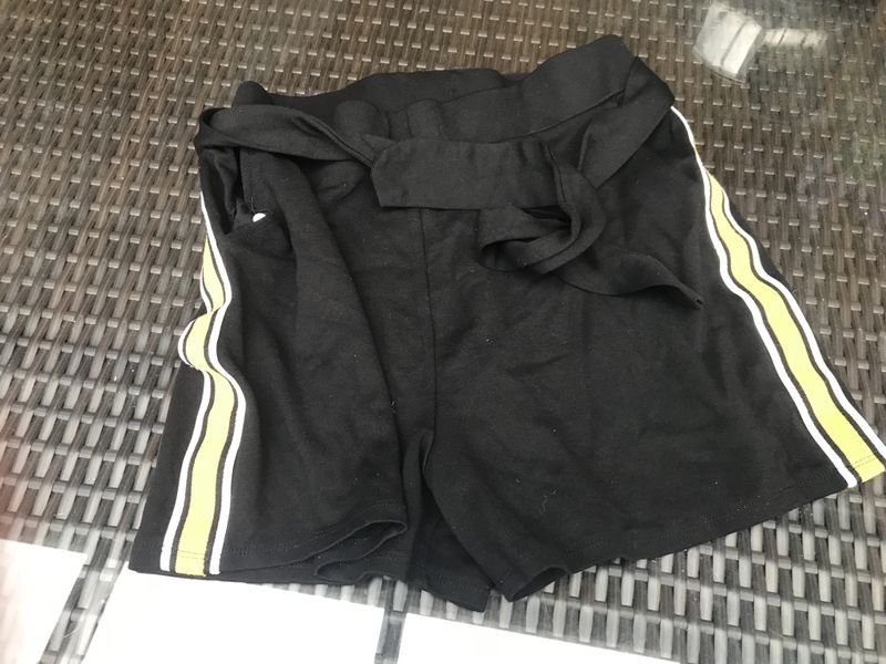 Pantaloni: Damen Shorts Marke Amisu XL – Usato da Bergdietikon venduto da antovale