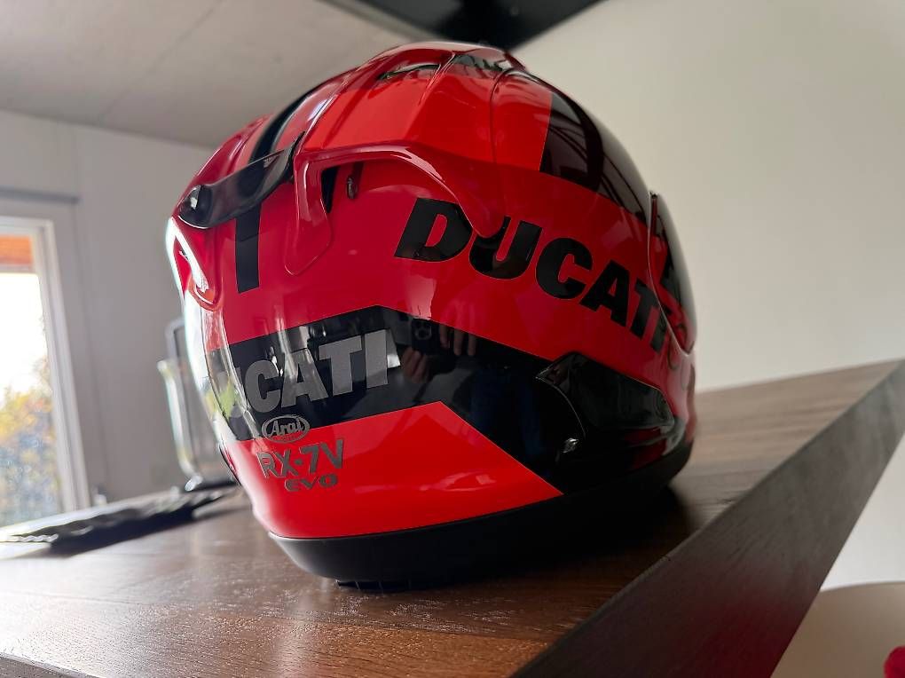 Caschi & visiere: Casque Arai Drudi Ducati. – Usato da Ecuvillens venduto da VsterVince 2