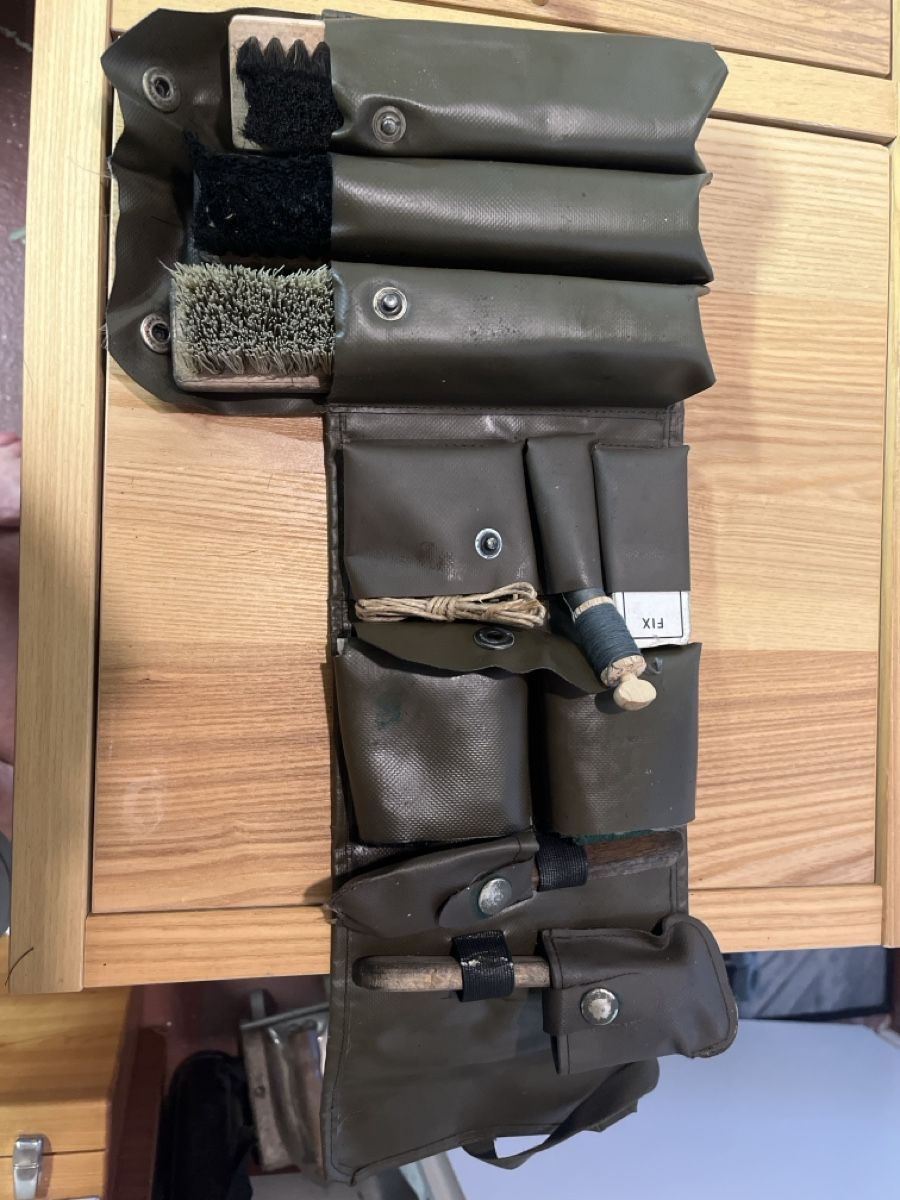 Pflegeprodukte: Schuhputzzeug aus 3 Epochen – Gebraucht aus Utzigen von PeterW011