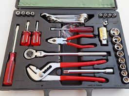 älterer Werkzeug- Set , einmal gebraucht