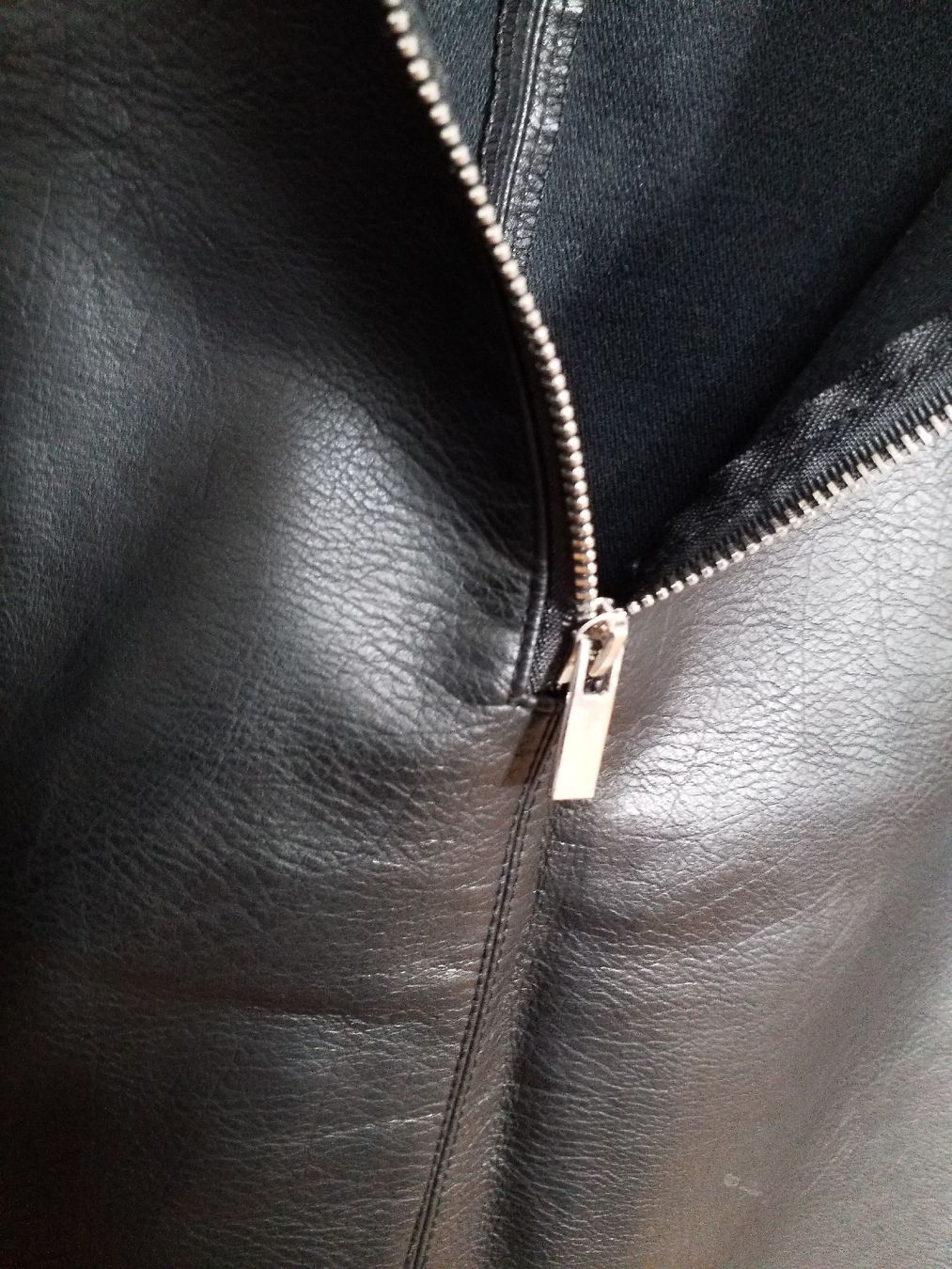 Röcke: Black Faux Leather Mini Skirt – Gebraucht aus Luzern von _Lobster_ 3