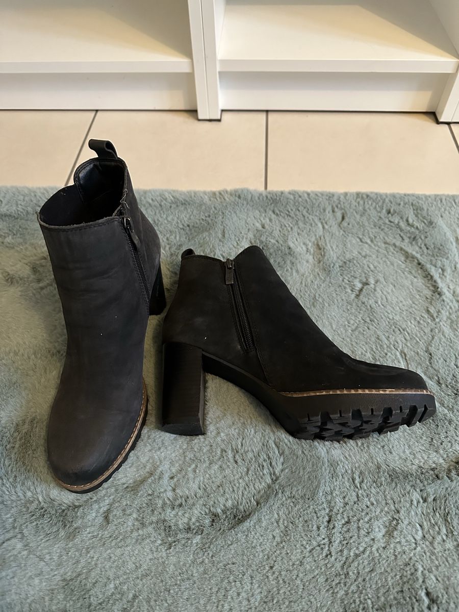 Scarpe da donna: Stivaletto – Nuovo (secondo la descrizione) da Balerna venduto da GretaM 1