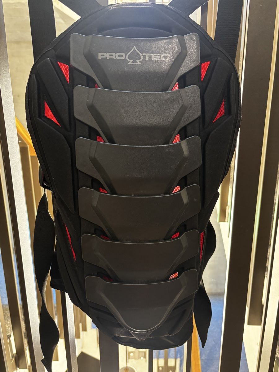 Protections: PROTEC Rückenprotektor  – D'occasion à Jona par peter-lang