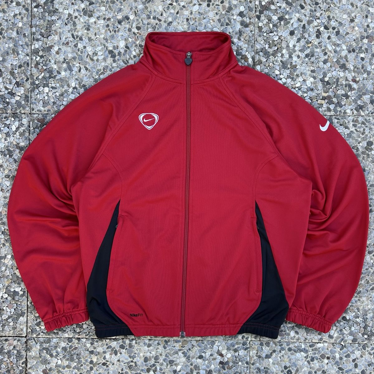 Nike Giacche: Vintage Nike Red Track Jacket – Usato da brent venduto da fukusapes