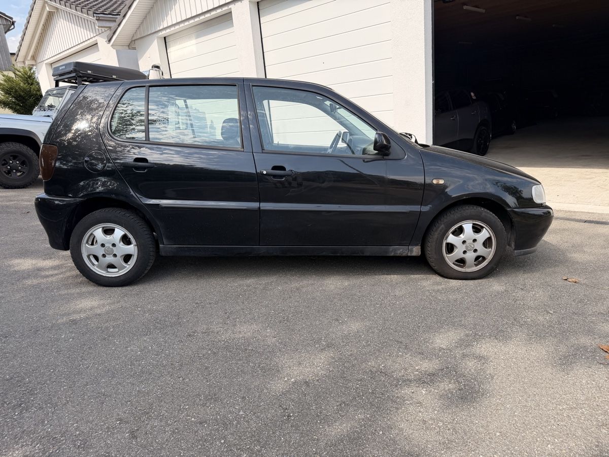 VW Autos: VW Polo 6n 1.4 16V – Defekt aus Oberuzwil von artsilvan 1
