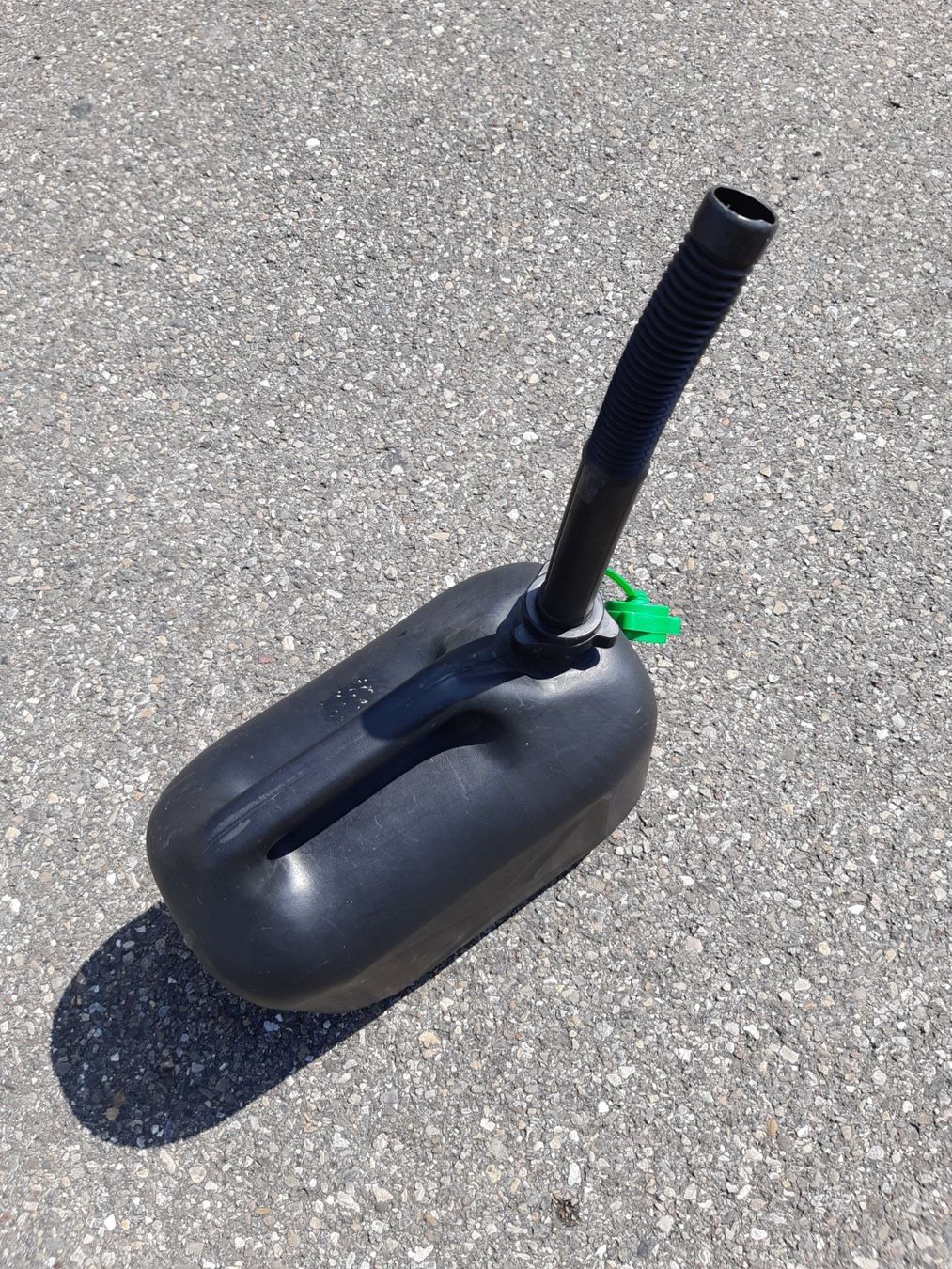 Benzinkanister: Kraftstoffkanister 10 Liter – Neu (gemäss Beschreibung) aus Bülach von blackhawk21 1