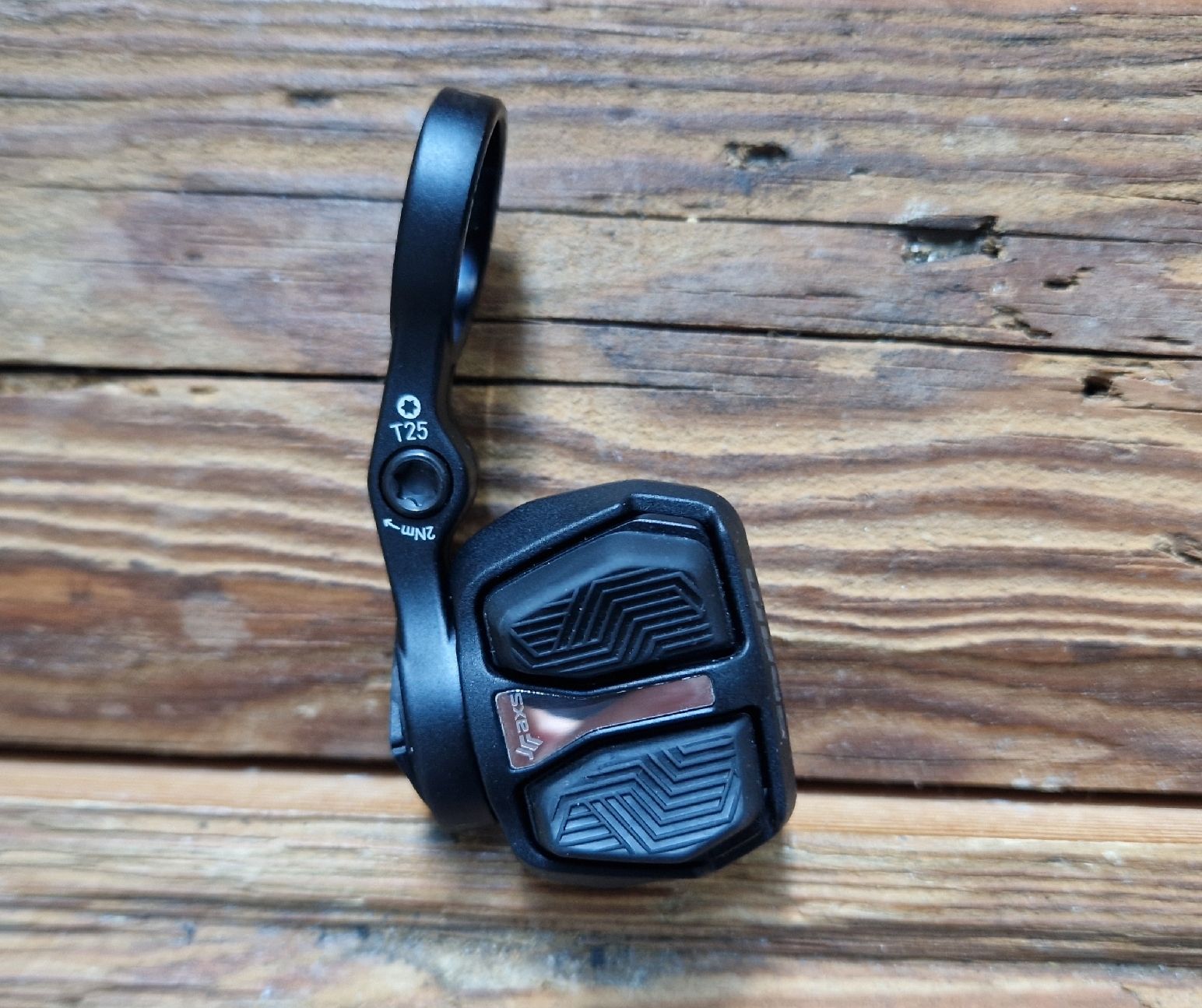 Sram Pezzi di ricambio: SRAM AXS POD Ultimate Controller Concave Buttons V2 – Nuovo (secondo la descrizione) da Glattfelden venduto da AebiCycles