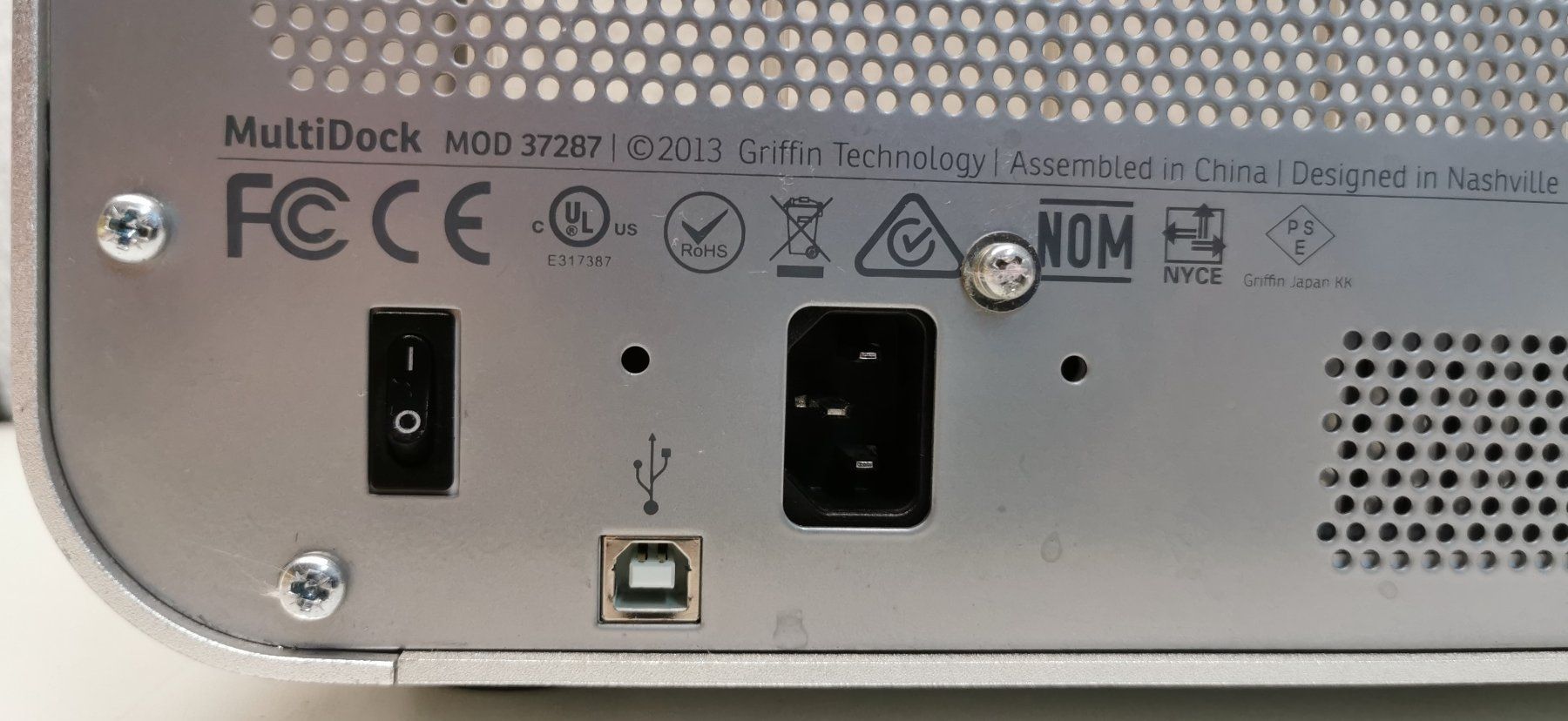 Caricabatterie: Griffin MultiDock Ladestation Mod 37287 – Usato da Oberwangen b. Bern venduto da Vittorio0 6