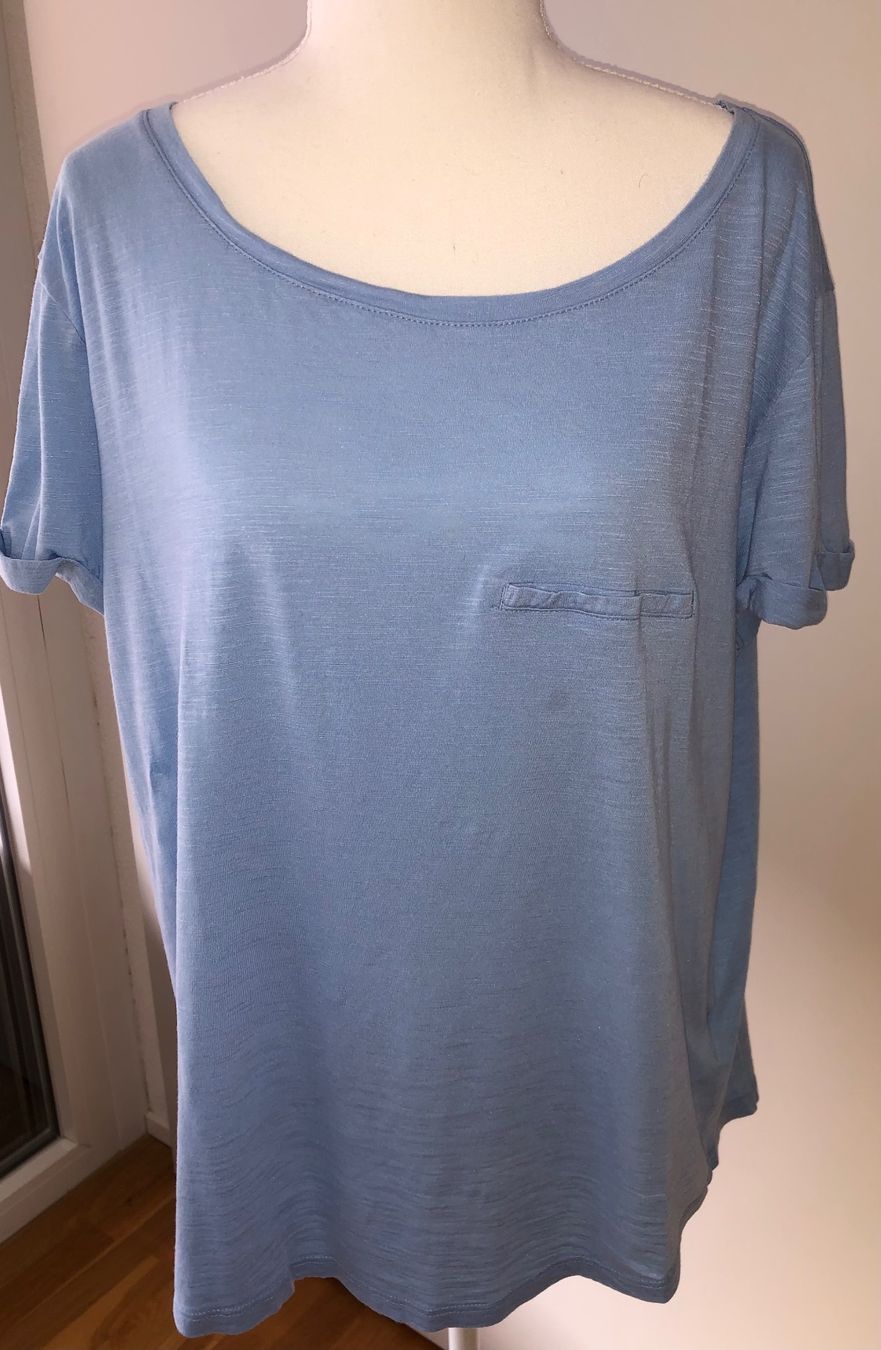 H&M T-Shirts: T-Shirt H&M blau Gr. L – Gebraucht aus Wallisellen von watcher01