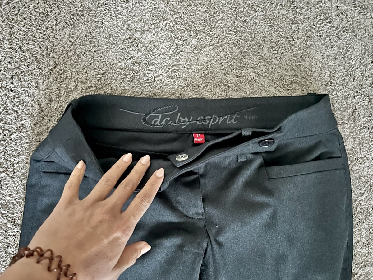 Esprit Hosen: Esprit Low rise graue stoffhose I Gr 34 – Neu (gemäss Beschreibung) aus Kloten von lga_zy7n 1