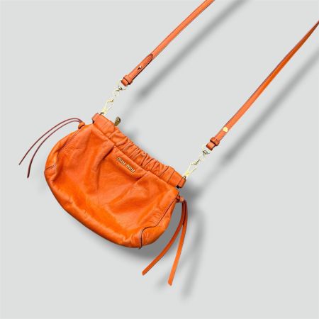 Miu Miu orange leather mini-shoulder bag damen umhàngetasche