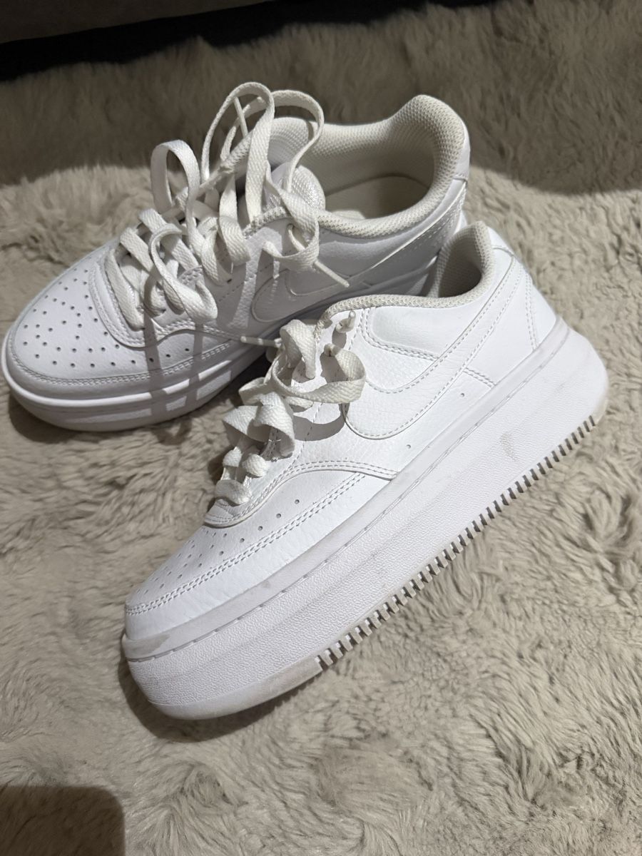 Chaussures femmes: Nike – D'occasion à St-Pierre-Clages par loc_8vtz