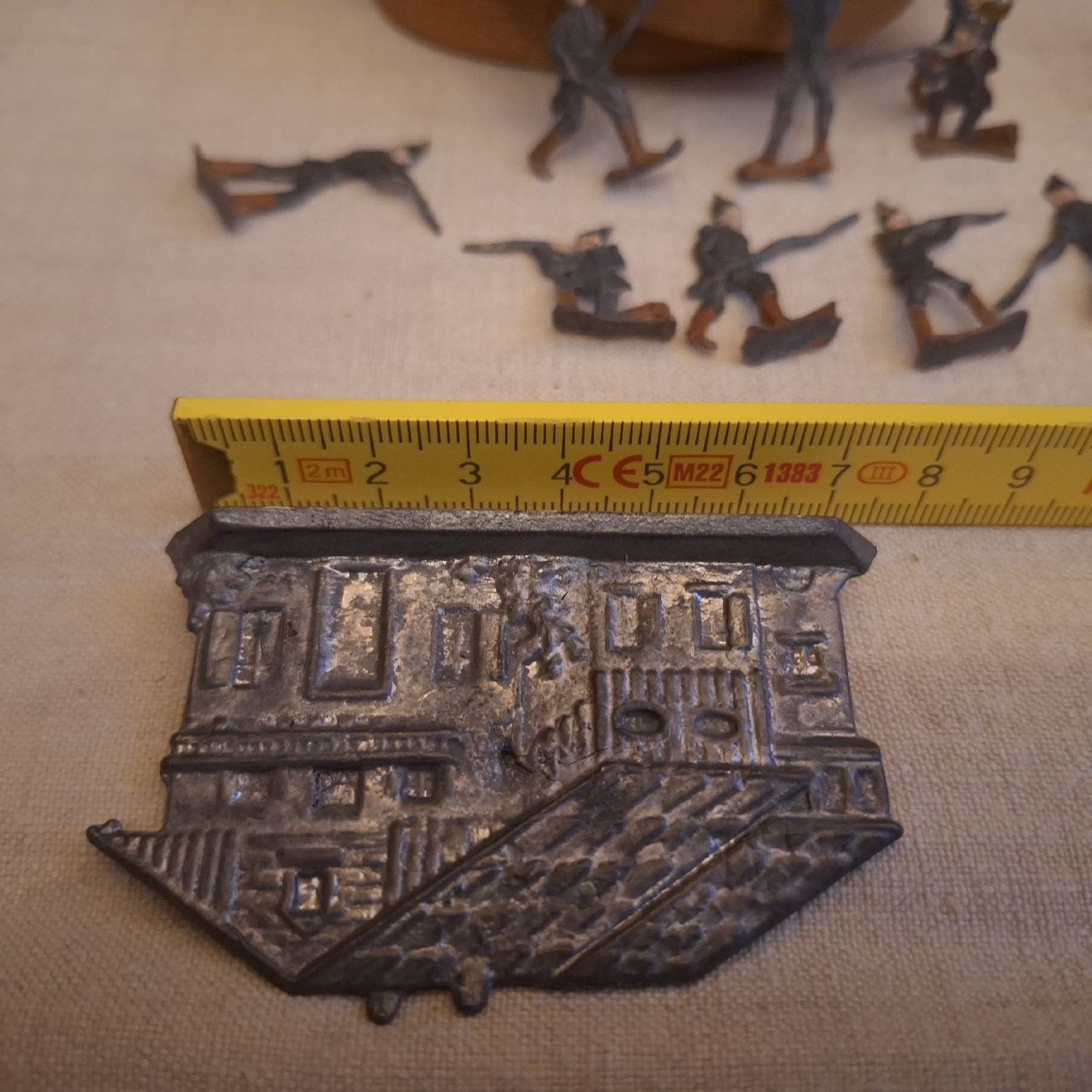 Spielzeuge: Versand möglich! Alte Spielfiguren – Gebraucht aus Winterthur von Goldpipau 8