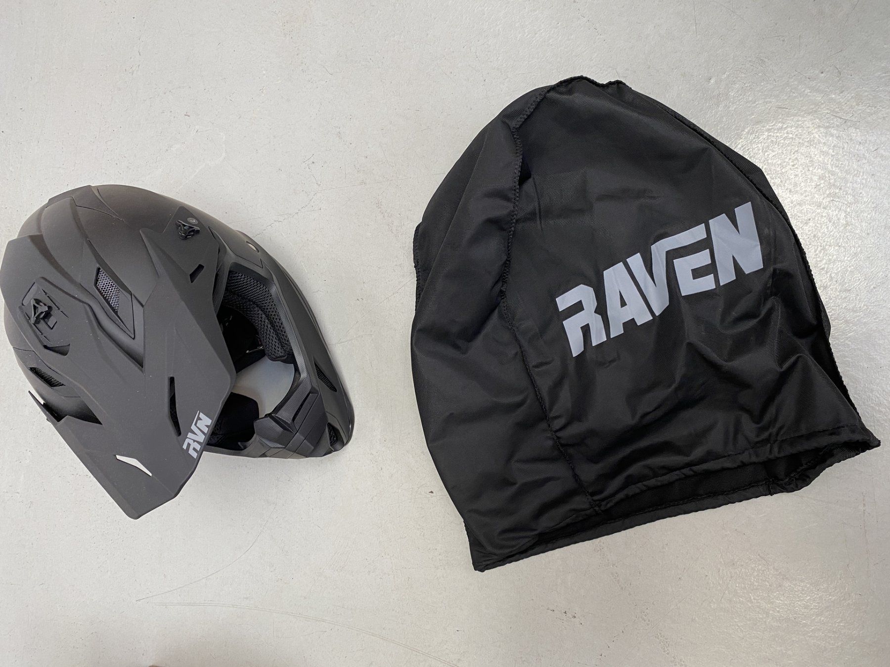 Caschi & visiere: Motorradhelm Raven – Usato da Alpnach-Dorf venduto da Hess-Automobile 2