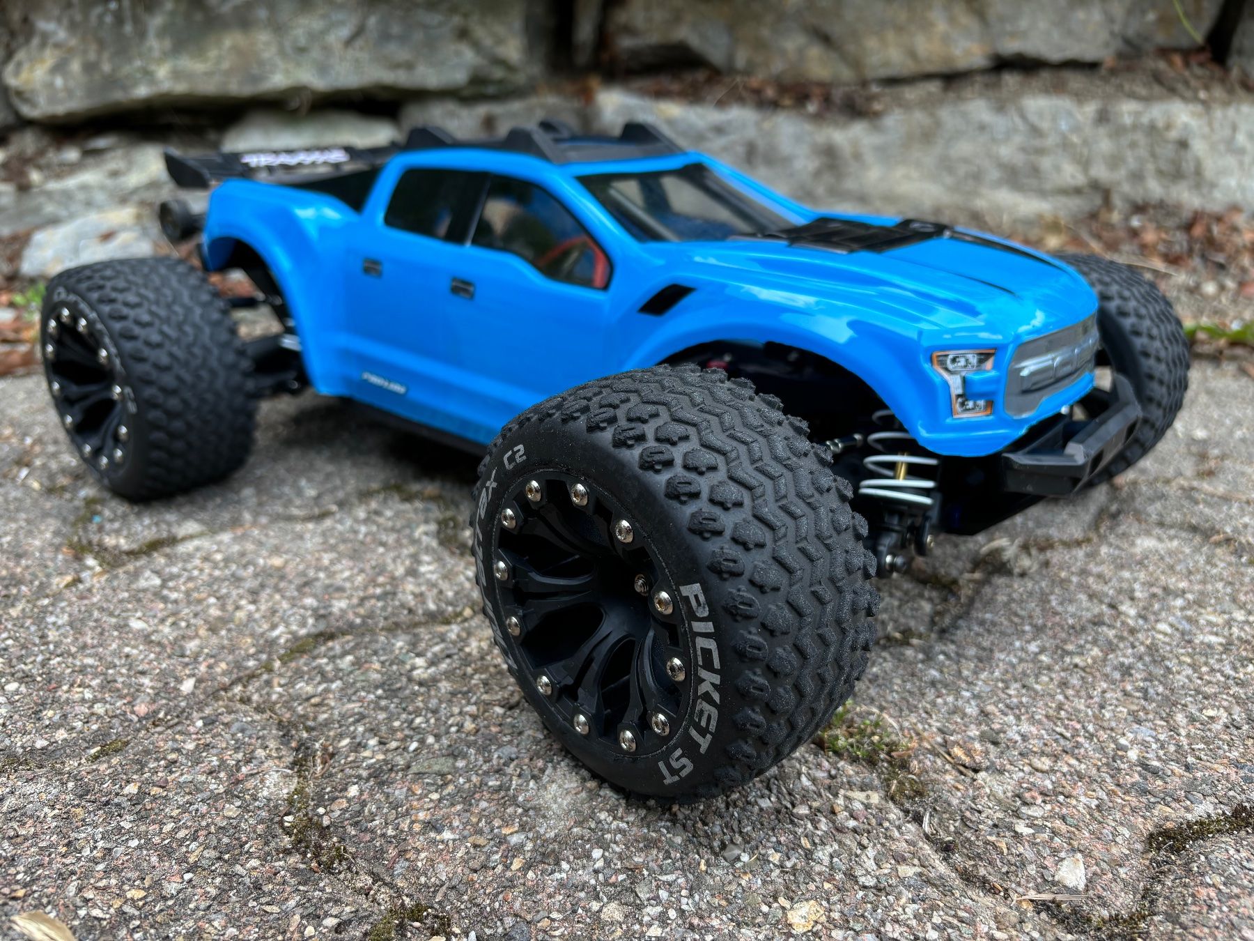 Traxxas RC Kits de montage: Traxxas Rustler 4x4 brushless – D'occasion à Holderbank SO par FAENTILATHOR