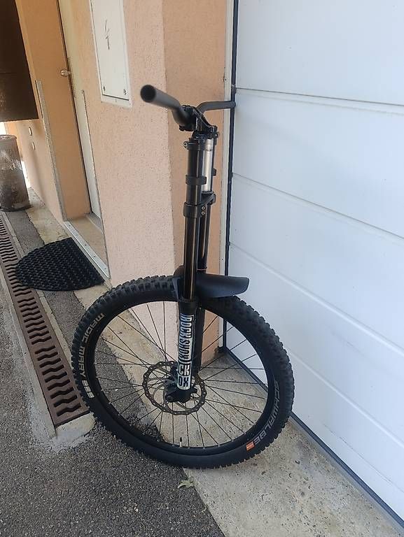 Biciclette: Suspension DH complète 27.5 – Usato da Givisiez venduto da rigten 4