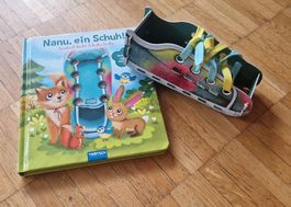 Lernbuch Nanu, ein Schuh Spielend Schuhe binden 