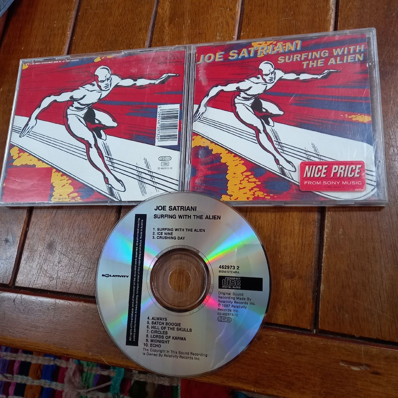 CDs: Joe satriani- surfing... – Gebraucht aus St-Cergue von VeganWarrior