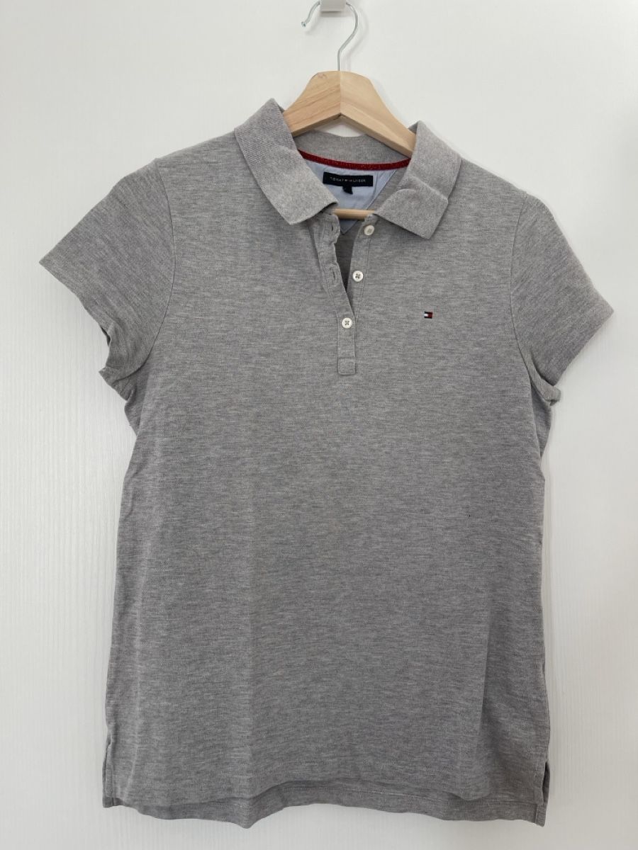 Tommy Hilfiger Magliette Polo: Graues Tommy Hilfiger Poloshirt, Grösse M – Nuovo (secondo la descrizione) da Wetzikon ZH venduto da man_7mn7