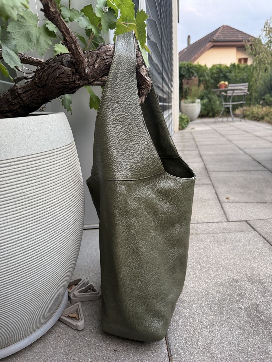 Borse da donna: Ledertasche grün – Usato da Meisterschwanden venduto da Larana7 1