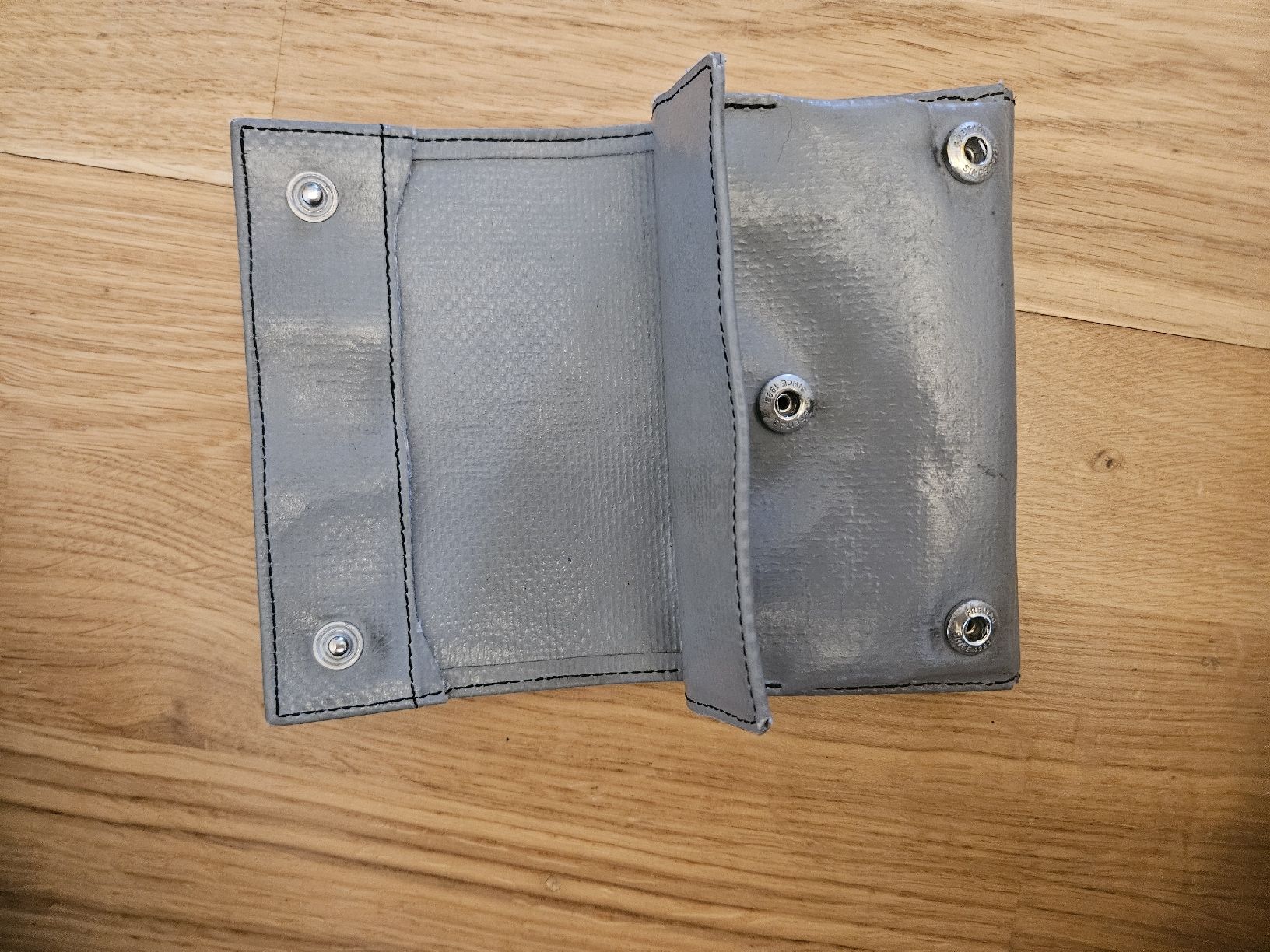 Freitag Brieftaschen: Portemonnaie Freitag – Gebraucht aus Uster von kat_kzz2 2