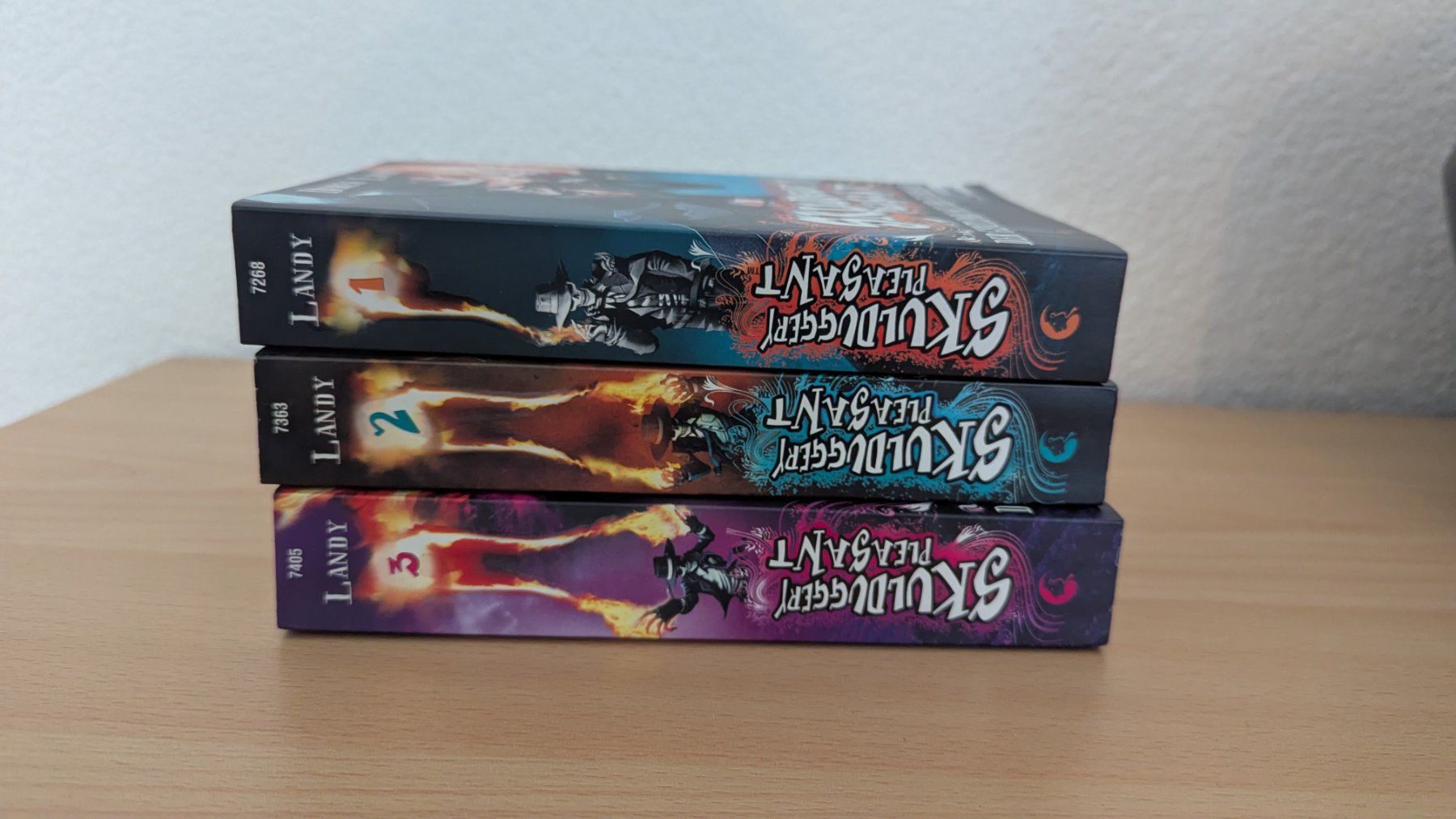 Livres: Skulduggery Pleasant 1-3 – D'occasion à Rudolfstetten par Unaaffchen 2