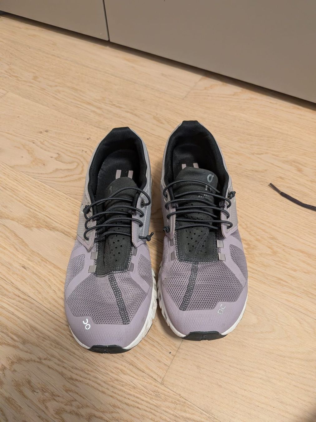 On Damenschuhe: Women's cloud, On, EUR 40.5 – Gebraucht aus Wilen b. Wollerau von emi_x8f7 1