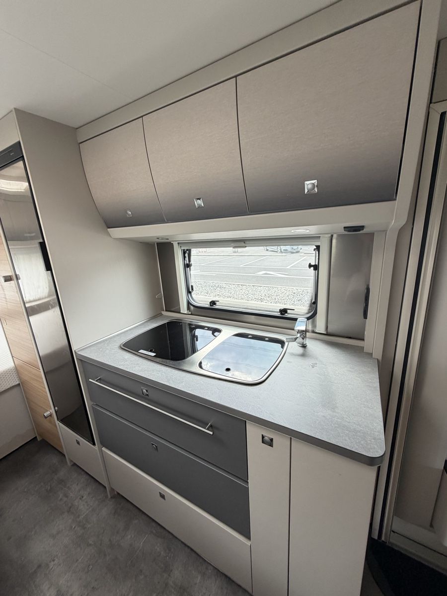 Dethleffs Véhicules de camping: Dethleffs Generation 515 QSK Wohnwagen – D'occasion à Ried-Brig par inf_k7jw 4