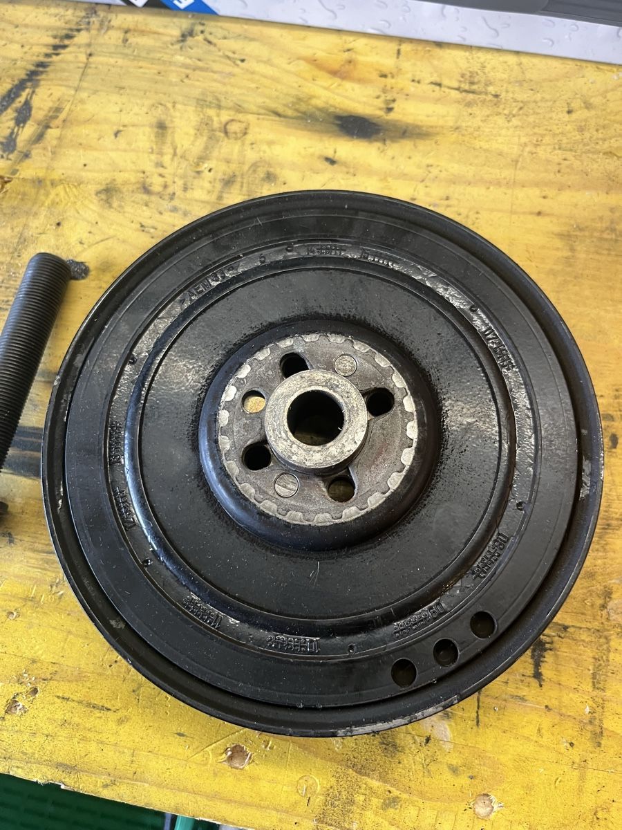 VW Tutti pezzi di ricambio auto: VW T4 Schwingungsdämpfer – Usato da Schaffhausen venduto da nik_w8sw