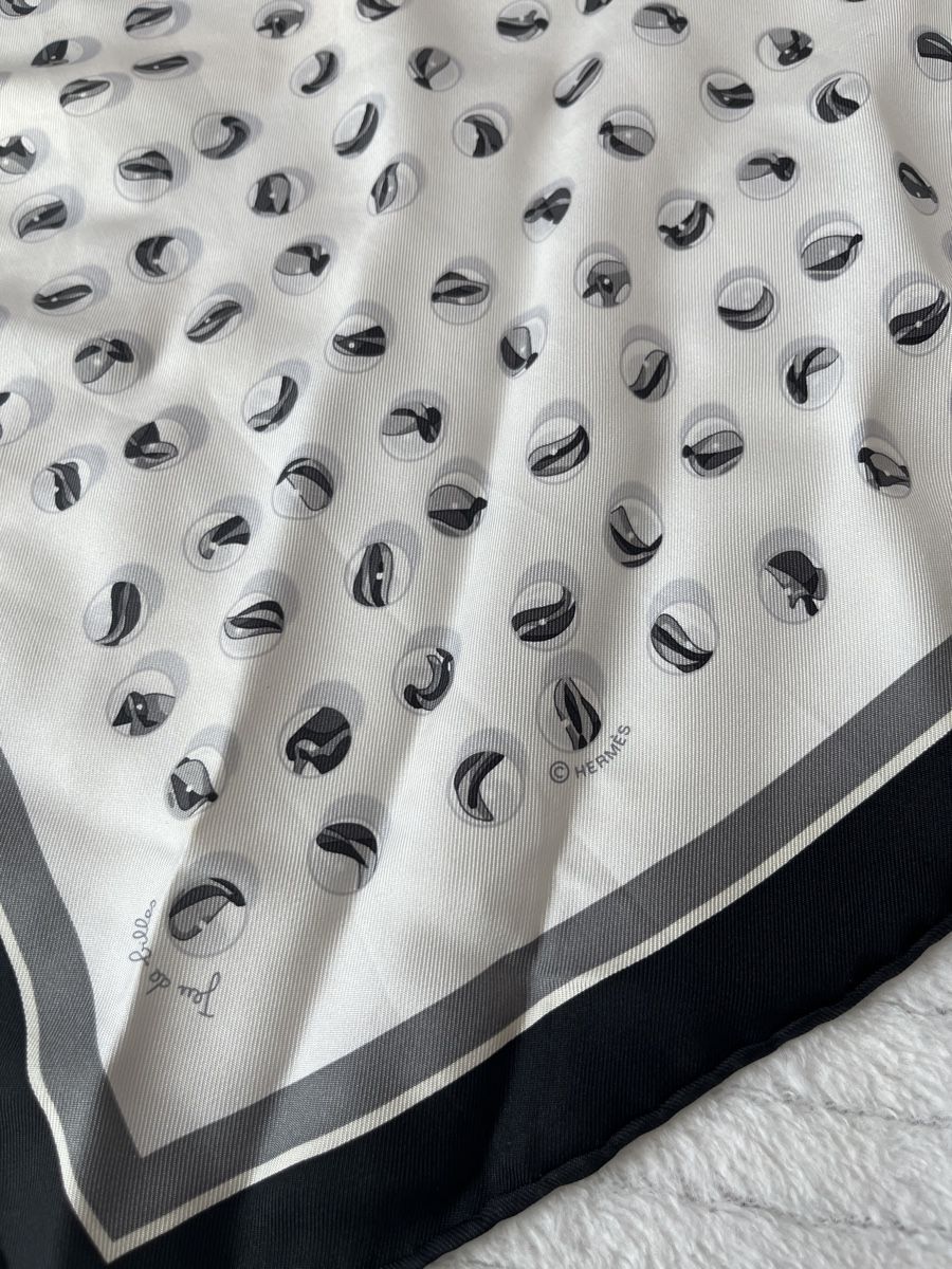 Hermès Foulard & Sciarpe: Hermès Seidentuch "Jeu de Billes", Schwarz/Weiss, 42cm – Usato da Biberist venduto da lle_z7hb 6