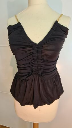 Haut en Jersey noir avec bretelles métalliques marque Zara
