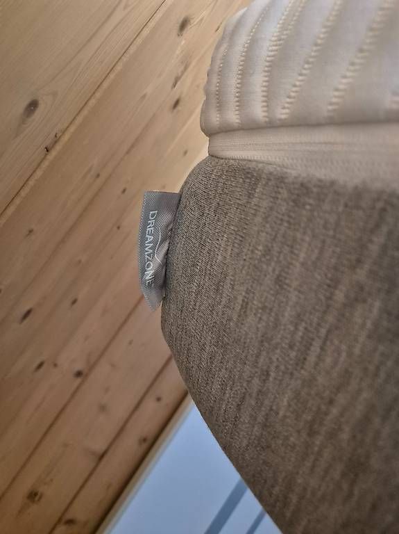 Betten: Bett komplett – Gebraucht aus Ringgenberg BE von jwi_ml6r 3