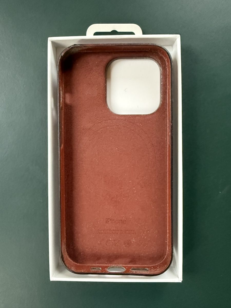 Apple Cover & Protezioni schermo: Leather Case iPhone 14 Pro (Mag Safe) NP 65.00 – Usato da Zürich venduto da fluzue 2