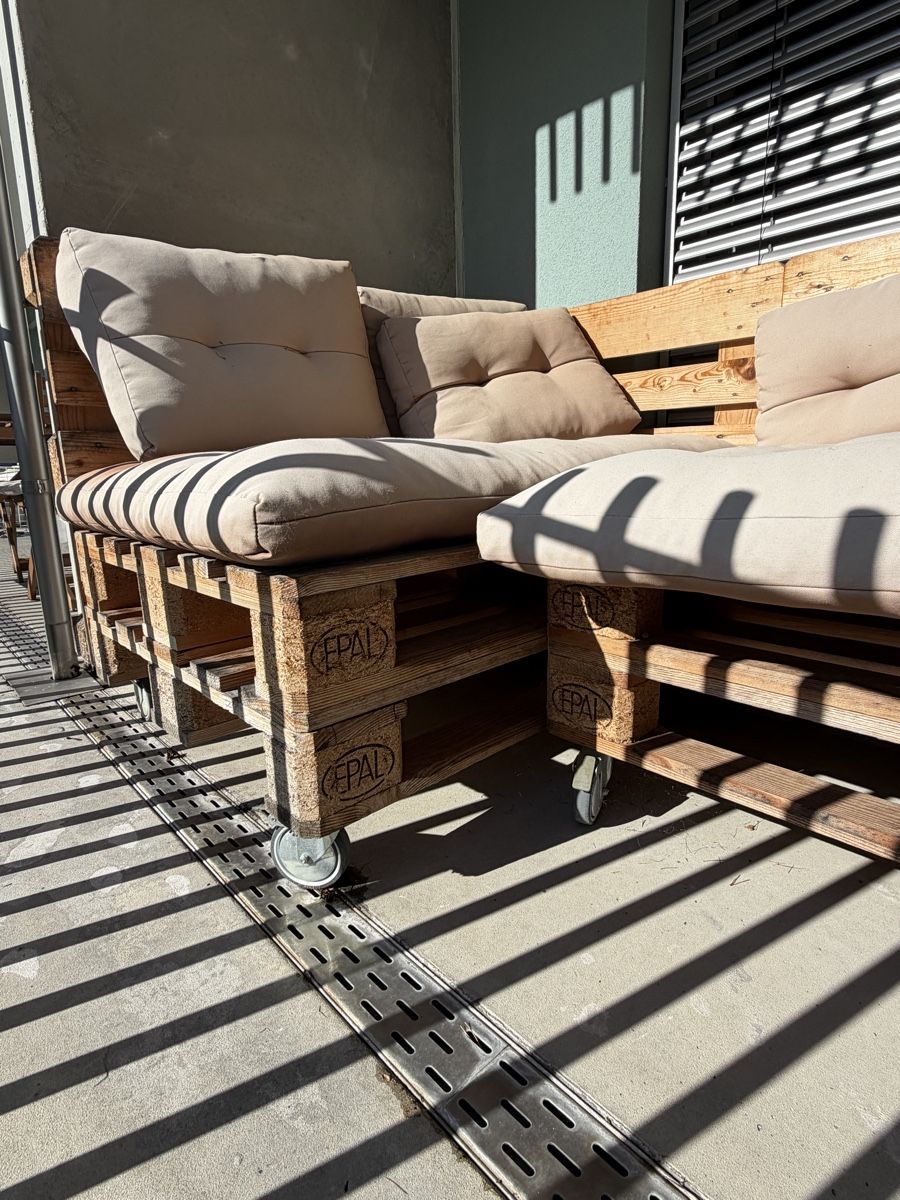 Paletten: Paletten-Sofa – Gebraucht aus Adliswil von flu_mgt6 1