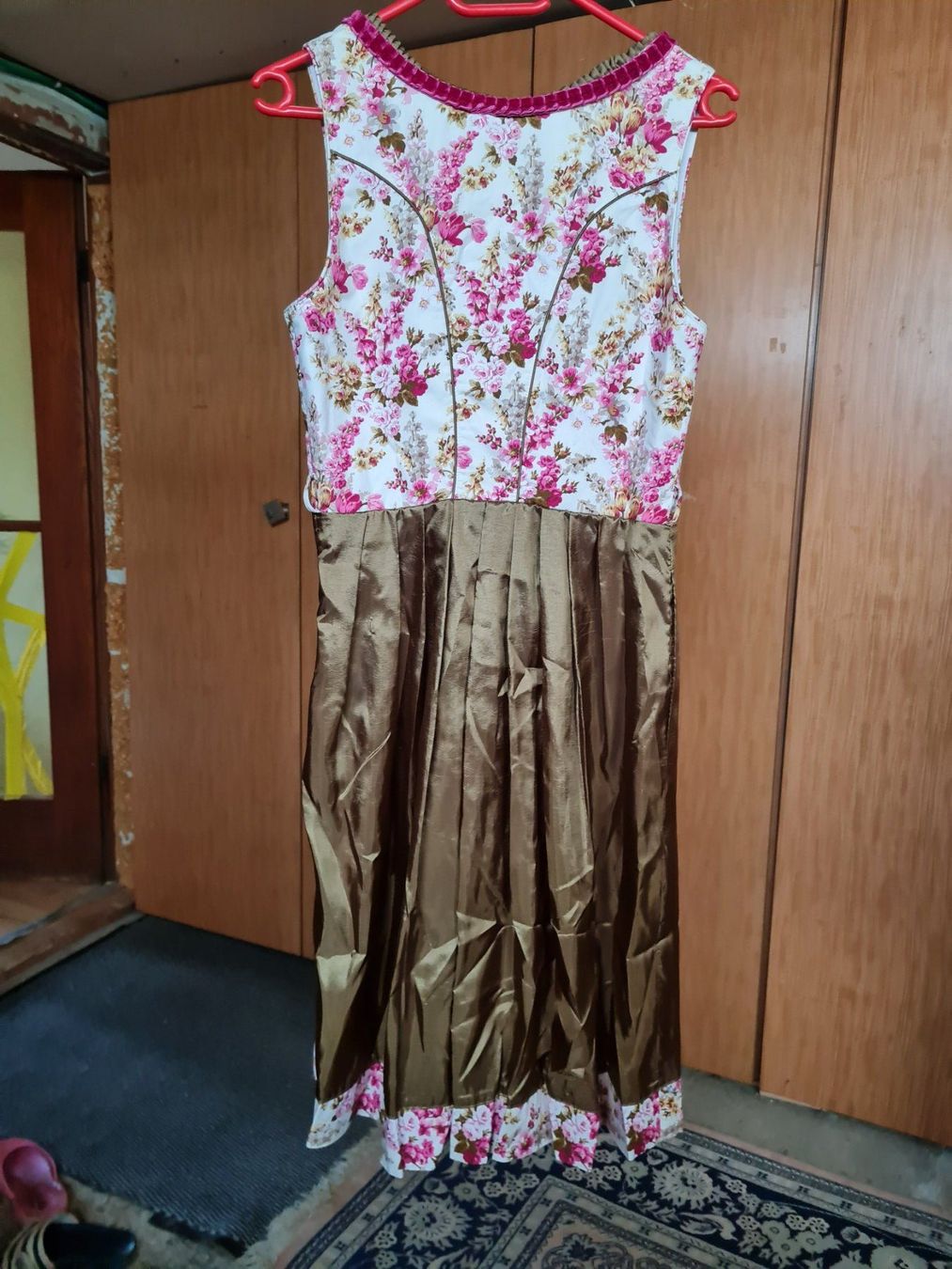 Vestiti: Dirndl Kleid , Grösse S – Usato da Coeuve venduto da Nelly2 2