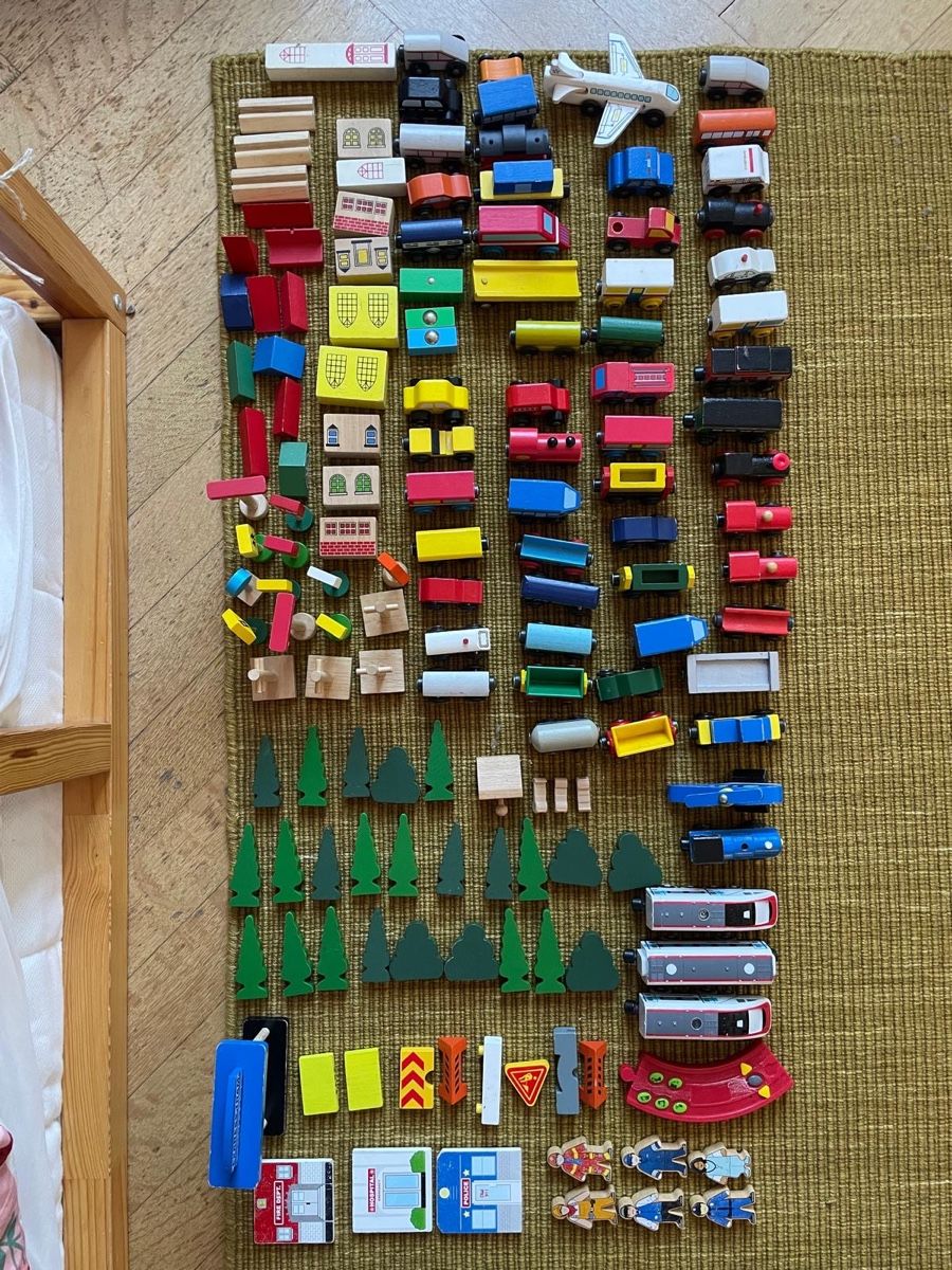 Giocattoli: Grand circuit de train en bois – Usato da Basel venduto da Mr.Caetano 2