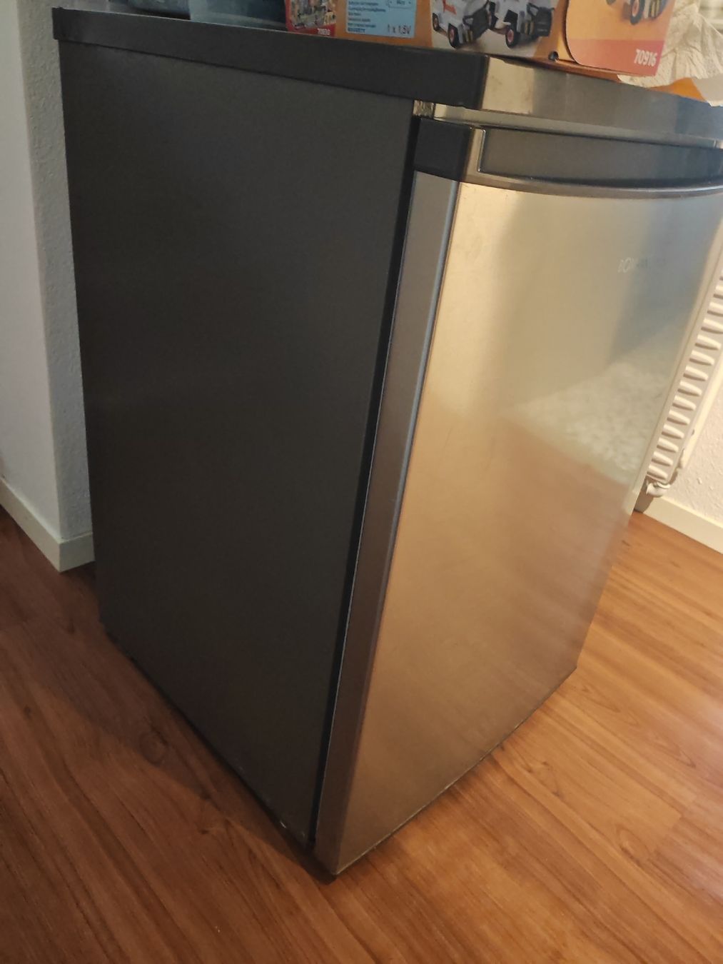 Frigoriferi: Compact Mini Fridge - Perfect for Summer Drinks! – Usato da Schindellegi venduto da Deladelsen 2
